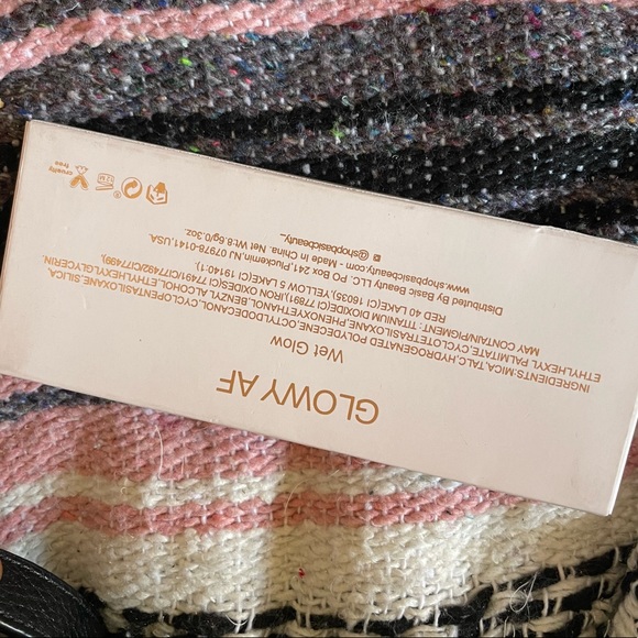 Basic Beauty Glowy AF wet glow - Picture 6 of 6